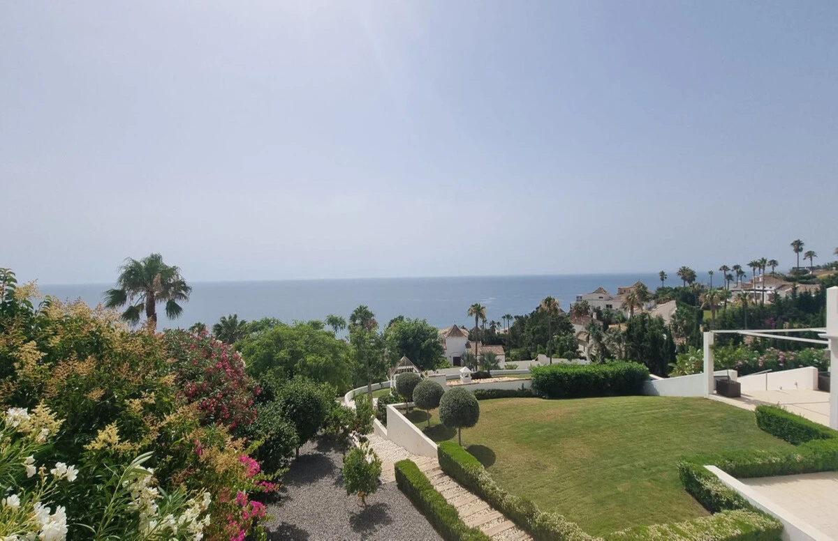 Elite Garden Resedence.